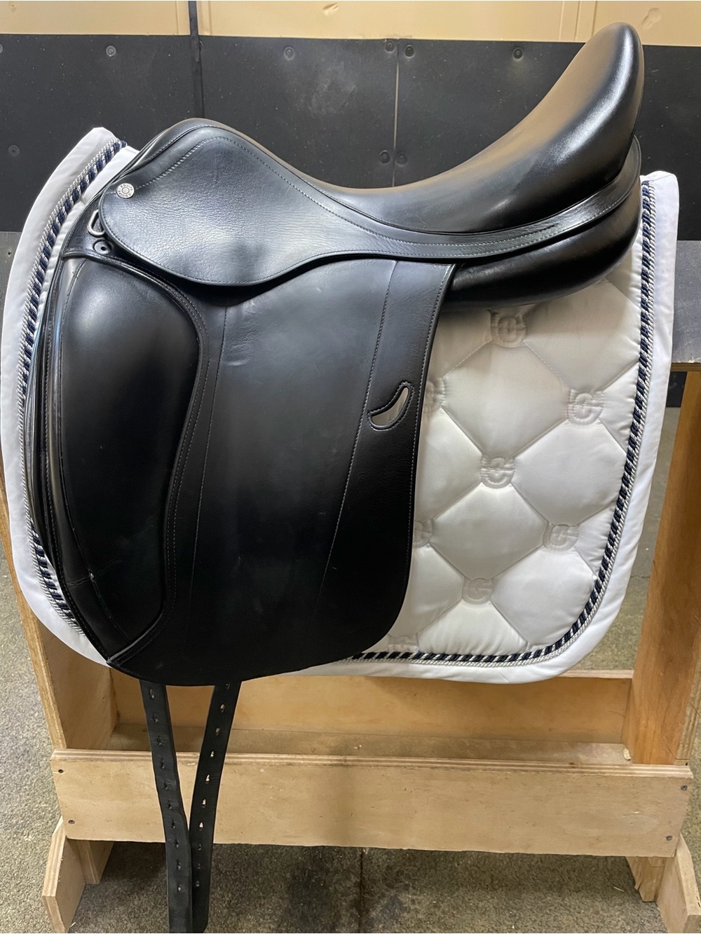 Equipe Black Dressage Saddle with White Quilted Pad